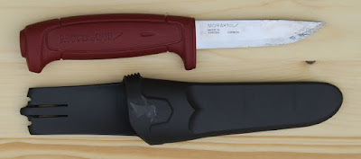 Morakniv Basic z uhlíkové oceli