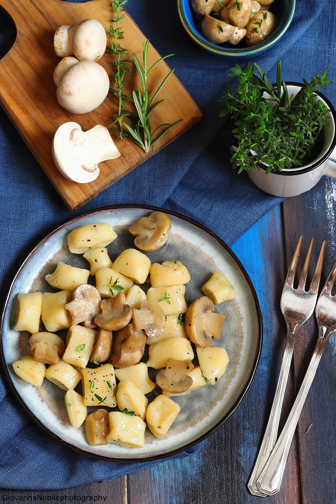 Gnocchi di ricotta ai funghi