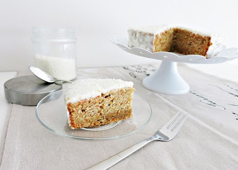 Karottenkuchen mit Frischkäseguss - ohne Nüsse [carrot cake with cream-cheese frosting]