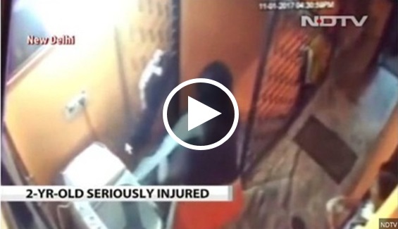 Video : bergaduh dengan mak mertua, Menantu humban anak sendiri di tangga