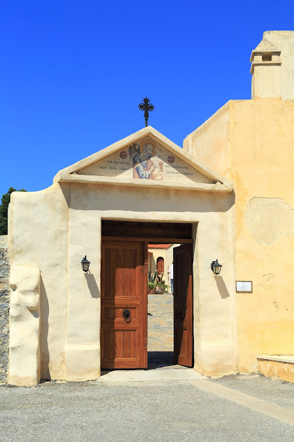 the Holy Patriarchal and Stavropigialny Monastery of St. John the Theologian Preveli. Святой Патриарший и Ставропигиальный Монастырь Святого Иоанна Богослова Превели.