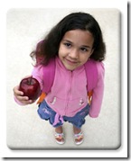 girl_with_apple