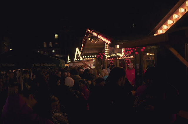 edinburgh-christmas-market