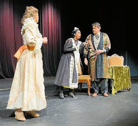 IN REVIEW: (from left to right) sopranos SUSAN HELLMAN SPATAFORA as Rosalinde and KYAUNNEE RICHARDSON as Adele and baritone KYLE PFORTMILLER as Gabriel von Eisenstein in Opera in Williamsburg's September 2023 production of Johann Strauss II's DIE FLEDERMAUS [Photograph © by Opera in Williamsburg]