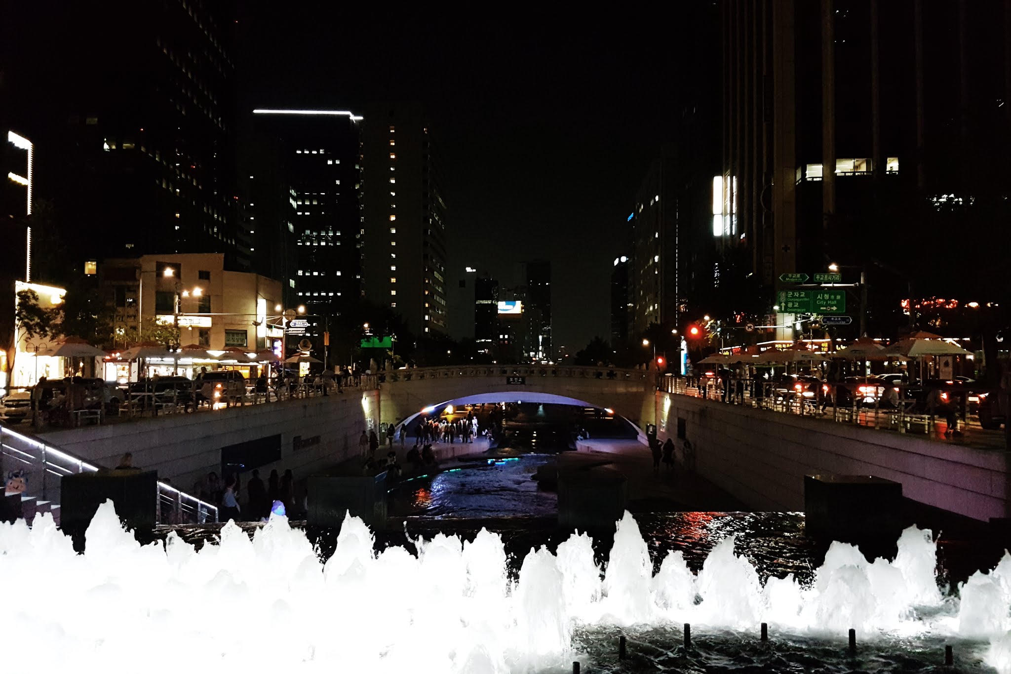 Cheonggyecheon Stream (청계천) & Cheonggye Plaza (청계광장)