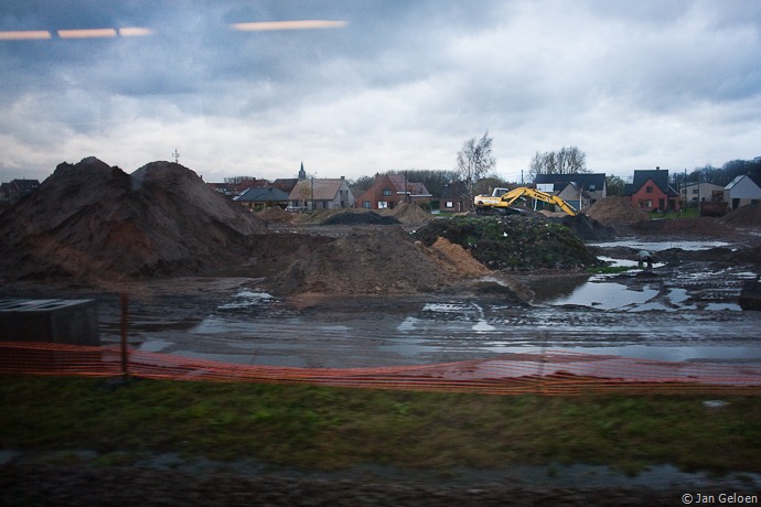 LANGS VLAAMSE WEGEN: TREIN TERREIN