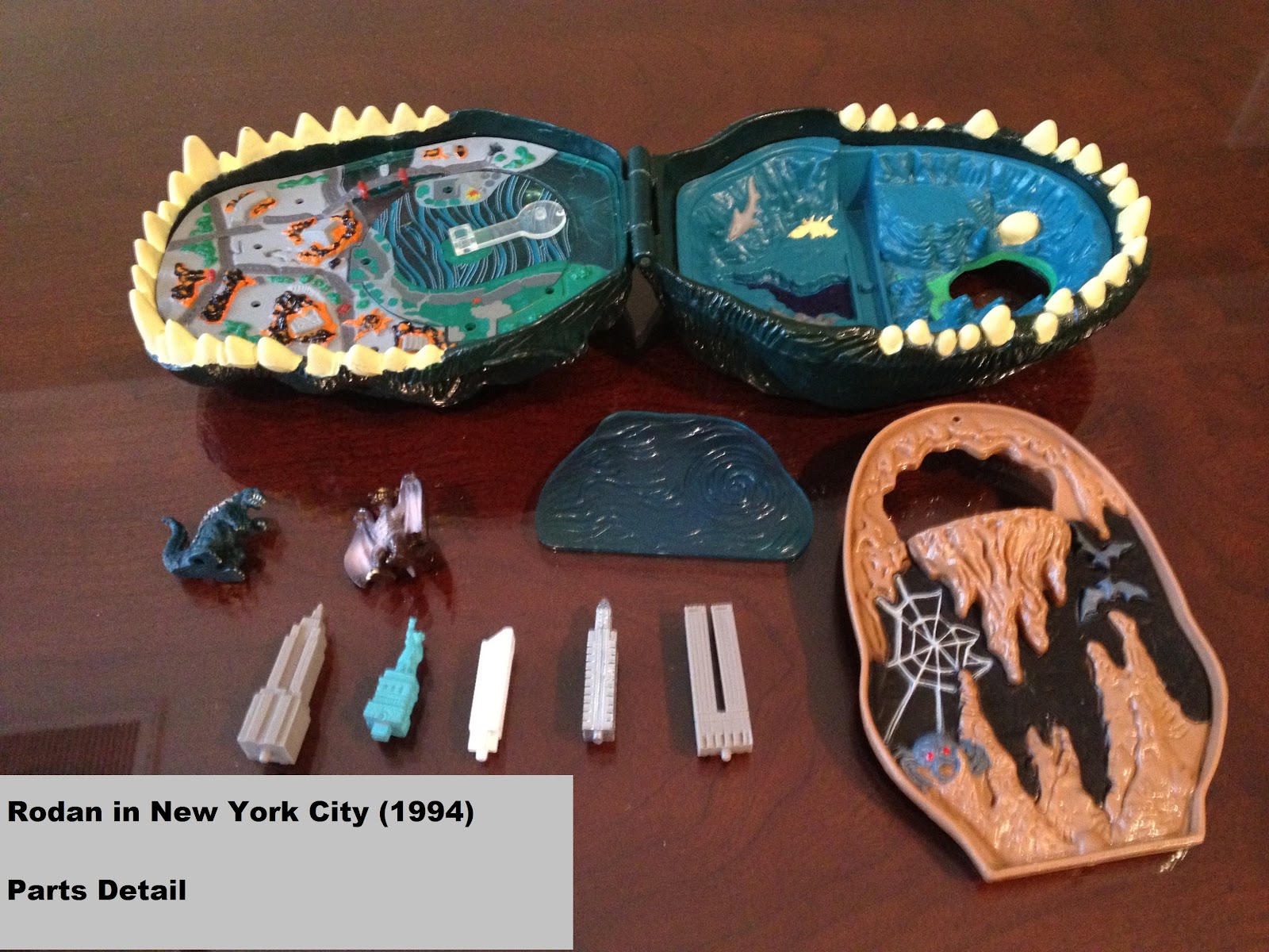 the sphinx Trendmasters Godzilla  Micro Playsets 2 