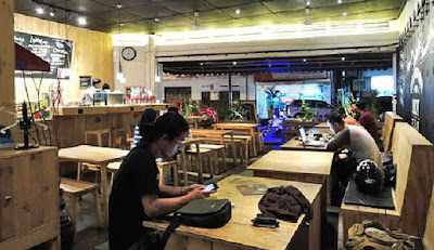Desain Cafe atau Warkop Free WiFi Sederhana Namun Nyaman