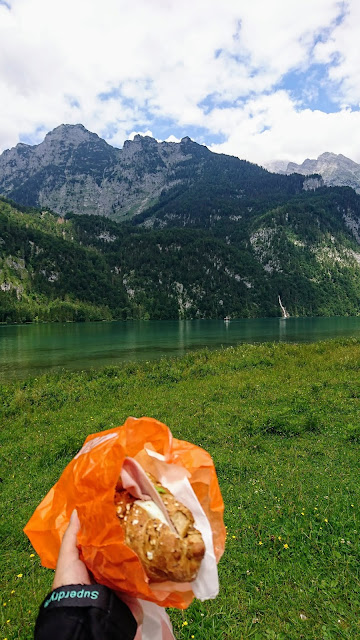 20-K%25C3%25B6nigssee-lunch-sandwich-obersee-munich-4-day-itinerary-konigssee