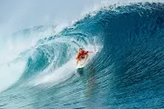 surf30 wsl tahiti pro 2022 Stephanie Gilmore 22Tahiti RYD 3668 Beatriz Ryder