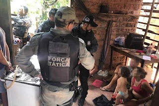 Mulher é presa após tentar trocar a filha de 2 anos por drogas em Teresina