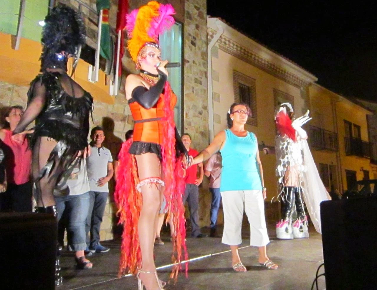 Espectáculo drag queen para fiestas de pueblos en Madrid