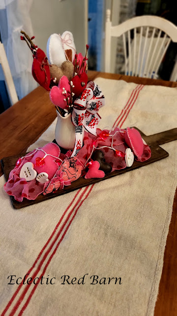 Valentine Centerpiece. Share NOW. #valentine; #decor; #decorations; #hearts;#eclecticredbarn