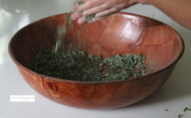 drying-oregano-garden-finds-love-my-simple-home