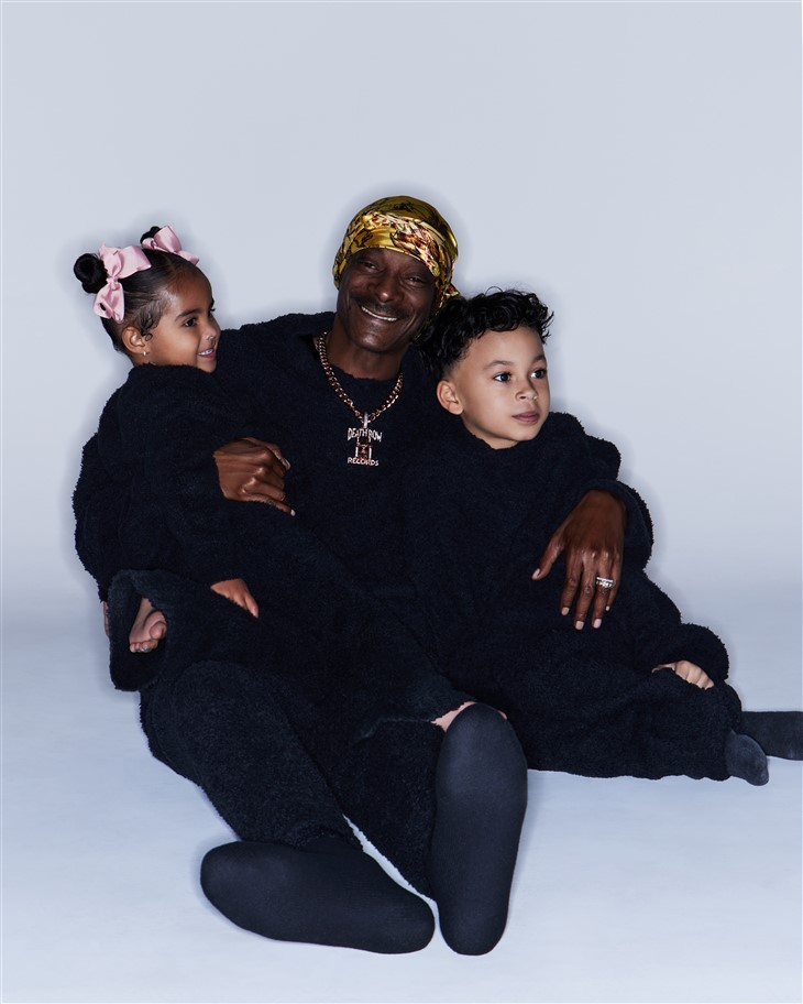 SKIMS Holiday 2022 Campaign Featuring Snoop Dogg & His Family.
