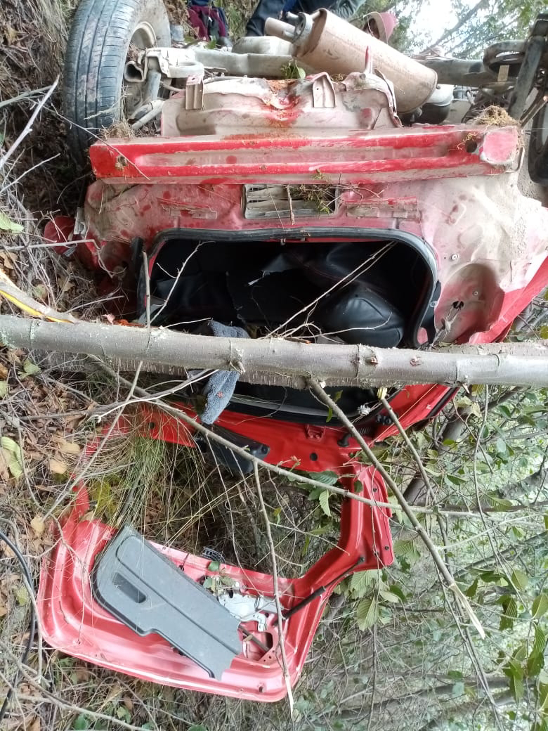  PROFESOR “POCHITO” MUERE AL VOLCAR CARRO Y SU MADRE Y HERMANA ESTÁN GRAVES