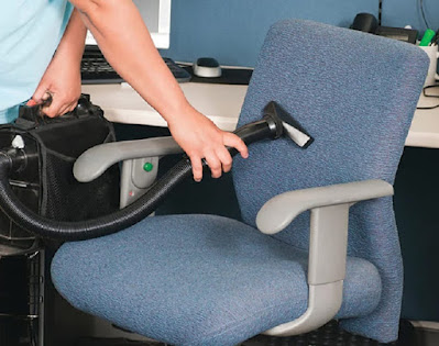 Cách vệ sinh ghế văn phòng khử mùi hiệu quả