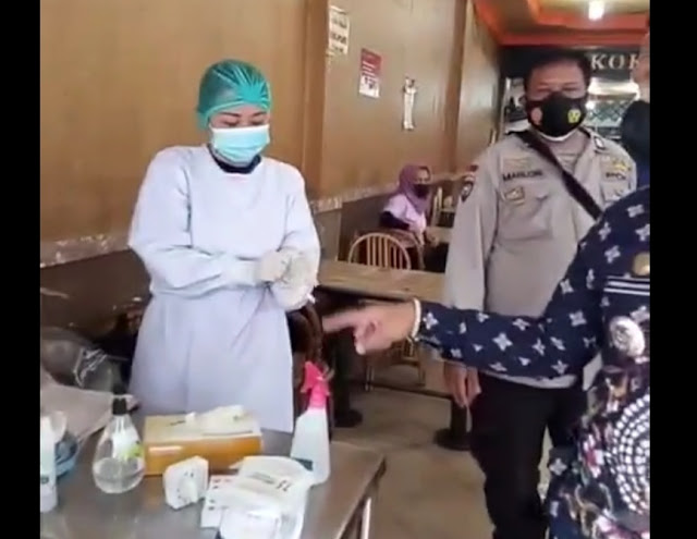 Pengunjung Kok Tong Bubar saat Didatangi Petugas untuk Swab