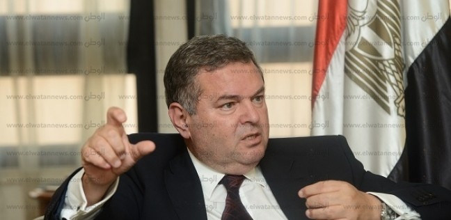 وزير قطاع الأعمال يشيد بالقطن المصرى لا مثيل لة فى العالم