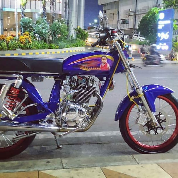 Gambar HD Modifikasi CB 100 Warna Biru Terbaru 2020