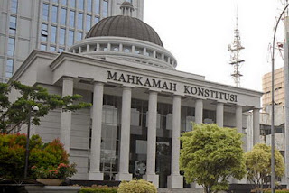 Kewenangan Mahkamah Konstitusi (MK) {Image by wartaaceh.com],