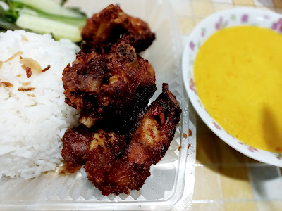 Nasi Kukus Ayam Berempah Kuah Lemak Cili Padi