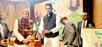 किसान कल्याण एवं कृषि विकास मंत्री श्री सचिन यादव ने दिल्ली में आयोजित एग्रीकल्चर कॉनक्लेव एंड स्वराज अर्वाड्स कार्यक्रम का शुभारंभ किया के लिए इमेज नतीजे
