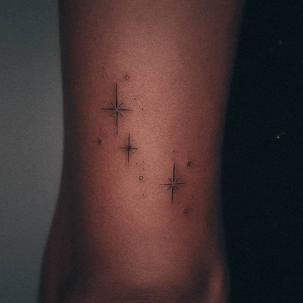 50 mini tatuagens femininas para deixar vocês inspiradas!