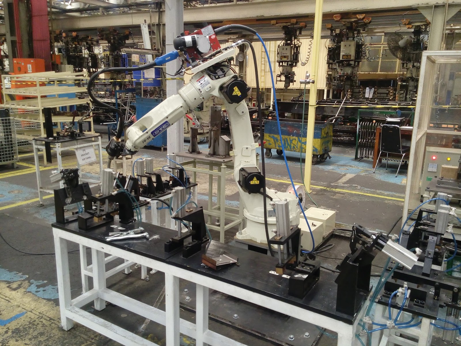 Info Unik dan Update Mesin Las Robot Robotic Welding 