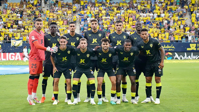 U. D. ALMERÍA. Temporada 2023-24. Luis Maximiano, Iddrisu Baba, Chumi, Edgar, Marc Pubill, Dion Lopy. Sergio Arribas, Adri Embarba, Arnau Puigmal, Sergio Akieme, Luis Suárez. CÁDIZ C. F. 1 🆚 U. D. ALMERÍA 1 Sábado 26/08/2023, 19:00 horas. Campeonato de Liga de 1ª División, LaLiga EA Sports, jornada 3. Cádiz, estadio Nuevo Mirandilla: 18.653 espectadores. GOLES: ⚽1-0: 59’, Luis Hernández. ⚽1-1: 90+5’, Kaiky.