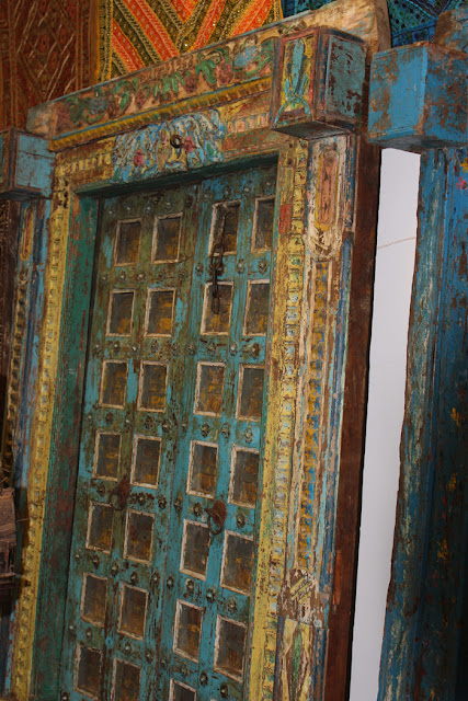 https://www.ebay.com/itm/Antique-OM-Blue-Teak-Haveli-Doors-Iron-Nails-FLORAL-CARVED-FRAME-CLEARANCE-SALE-/223186186815?hash=item33f6eef23f