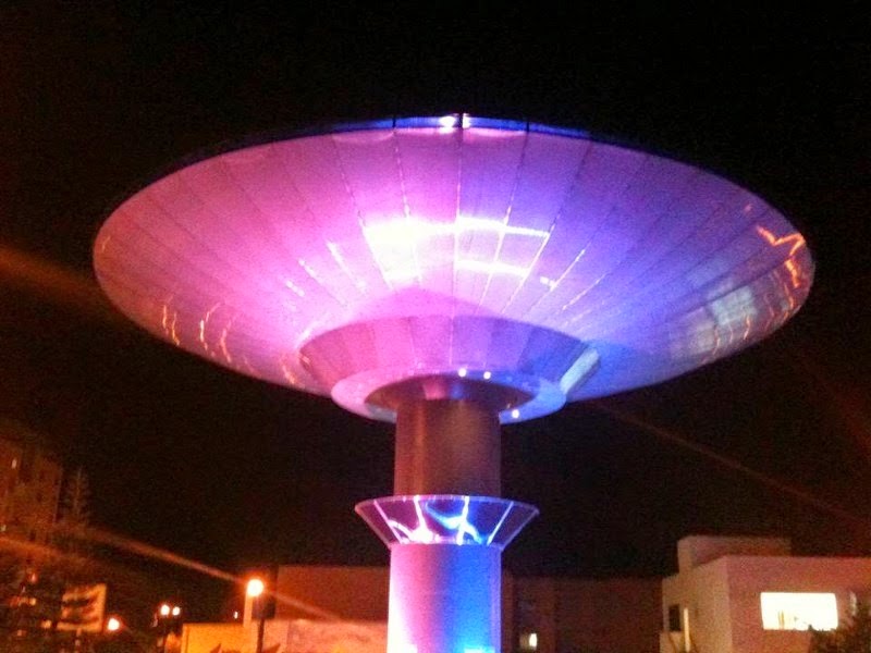 Bangunan Mirip UFO