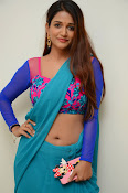 Anaika soti hot navel show sizzling in saree-thumbnail-1