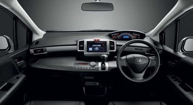  tampil dengan perubahan minor dari sisi tampilan Honda Freed 2015