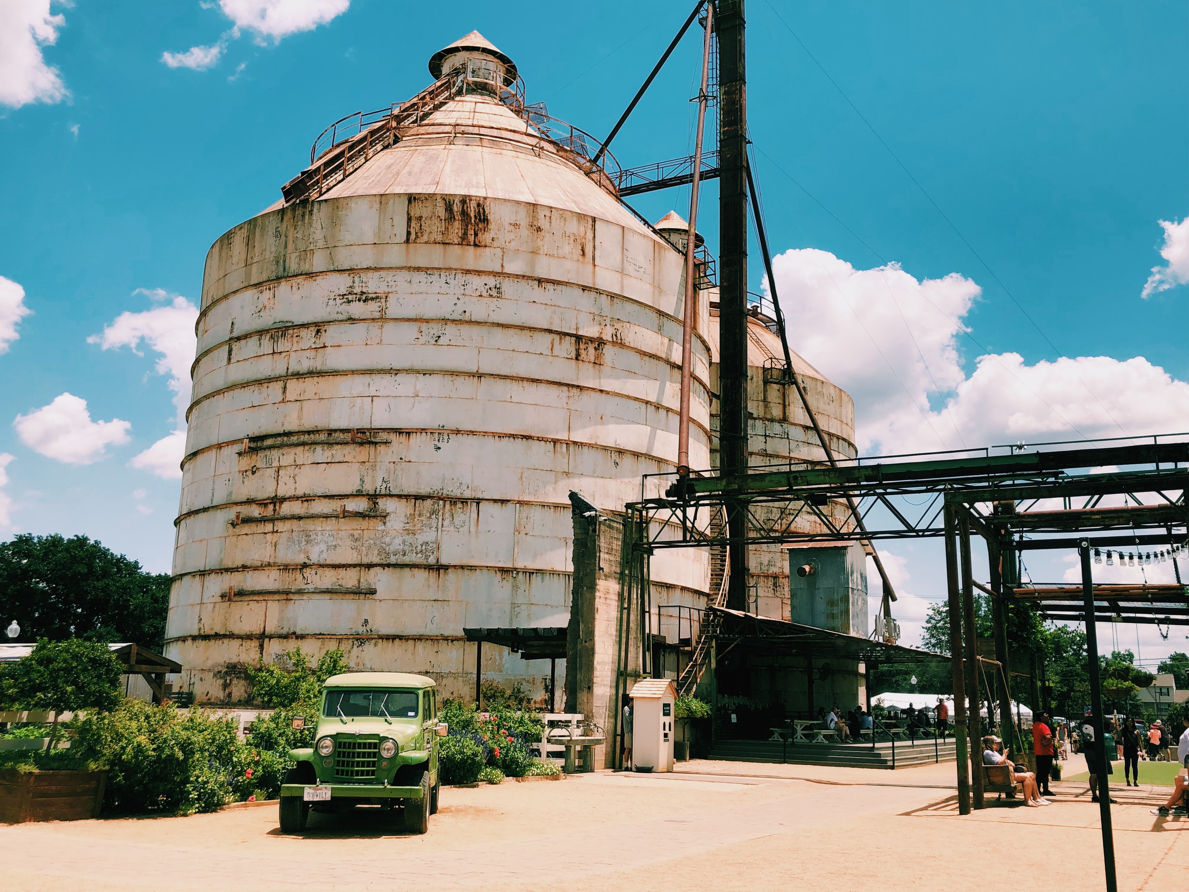 Visit The Silos and explore all that Chip and Jo have built at Magnolia. Be sure to stop in at pick up some cupcakes from the bakery, or visit the food truck yard for some amazing local eats.