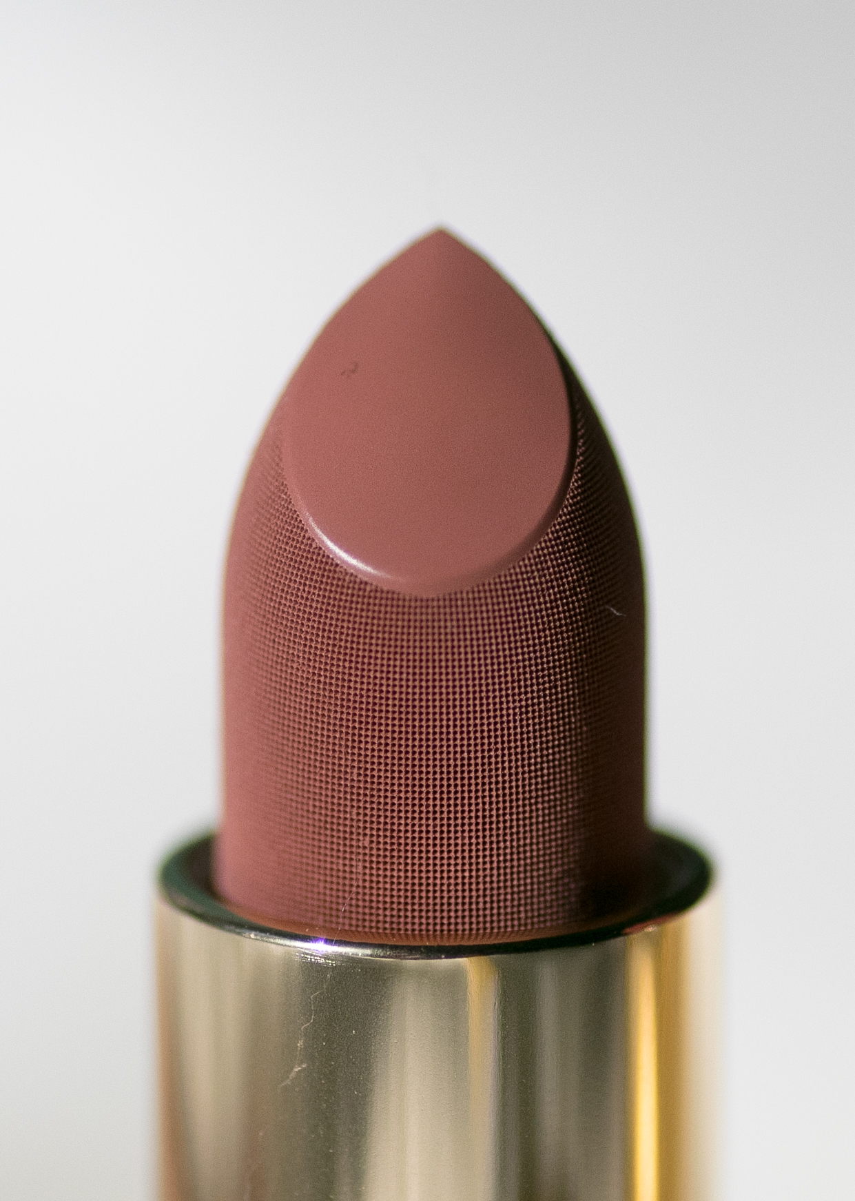 Lisa Eldridge True Velvet Lip Colour in Velvet Fawn