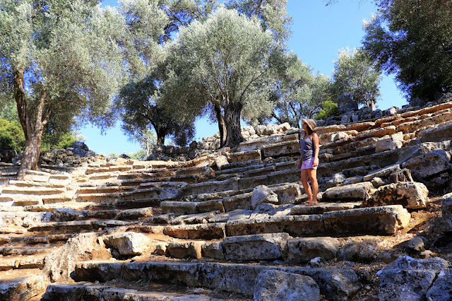 sedir adası antik tiyatro