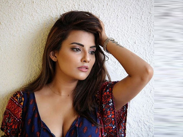 Bollywood actress hot big boobs jyothi seth rana 