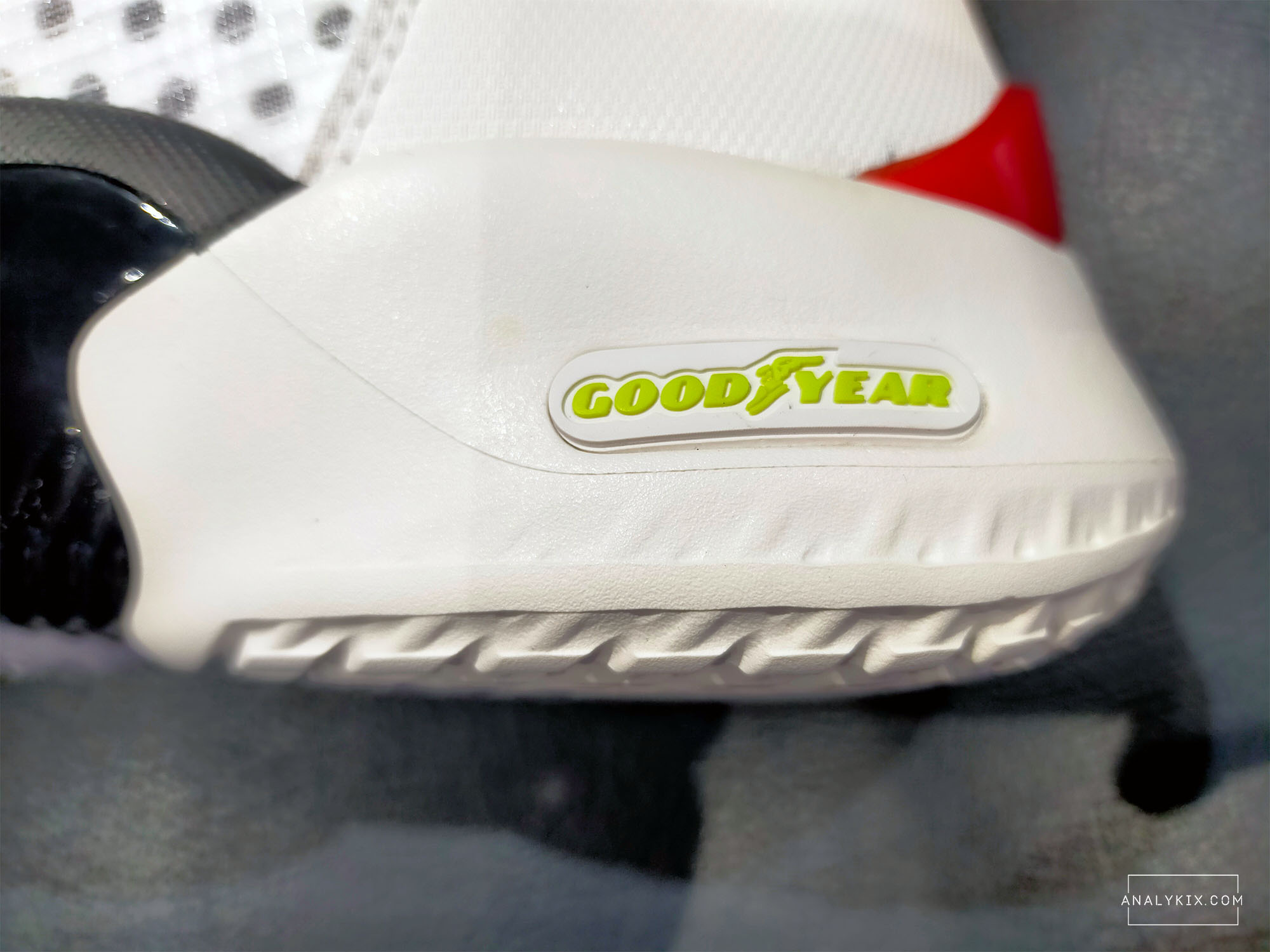 Goodyear outsole found on SKX Resa Grip