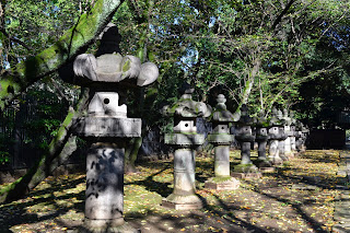 Stone lanterns leading to Toshogu Shrine, Ueno Park - www.curiousadventurer.blogspot.com