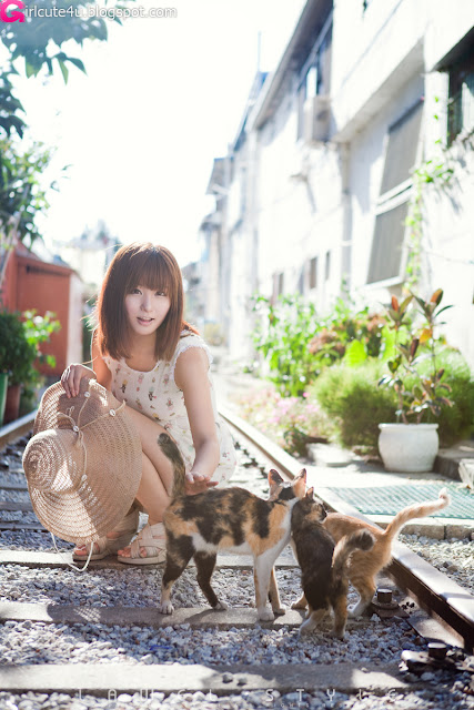 12 Ryu Ji Hye Outdoor and Indoor-very cute asian girl-girlcute4u.blogspot.com