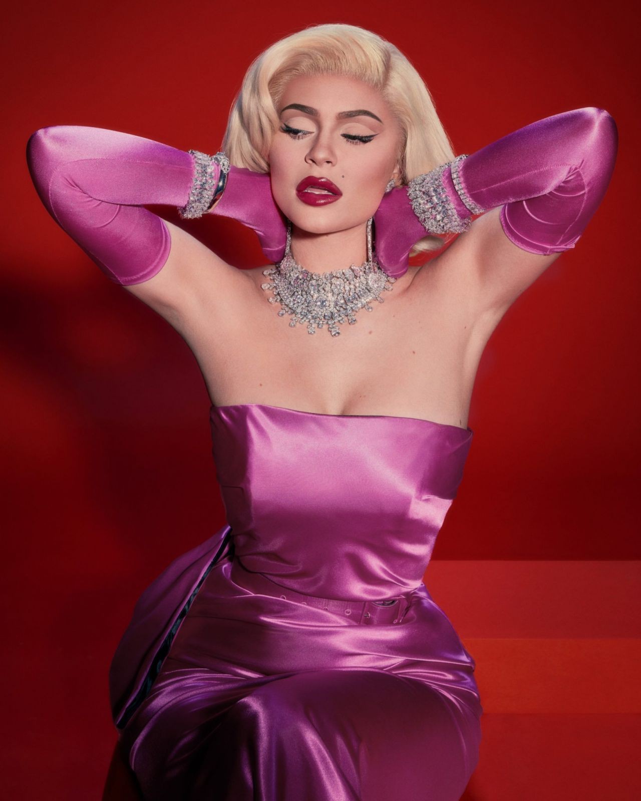 Kylie Jenner pose as Marilyn Monroe for V Magazine photoshoot