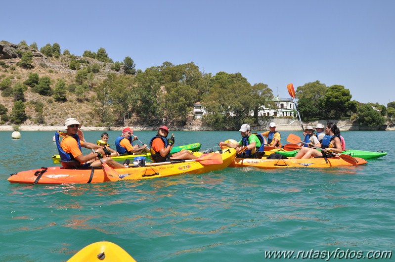 Kayak en el Embalse Conde del Guadalhorce