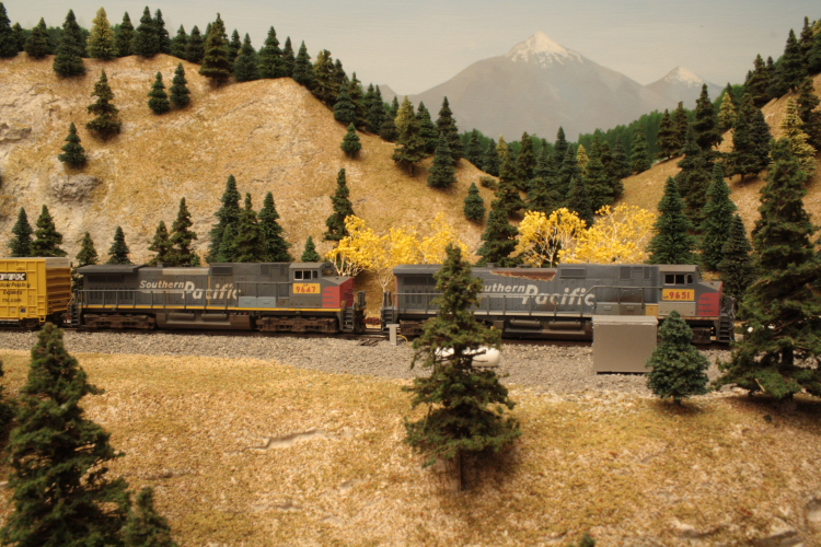 Scale Addiction: Union Pacific ex-SP Patch Units on Marias Pass