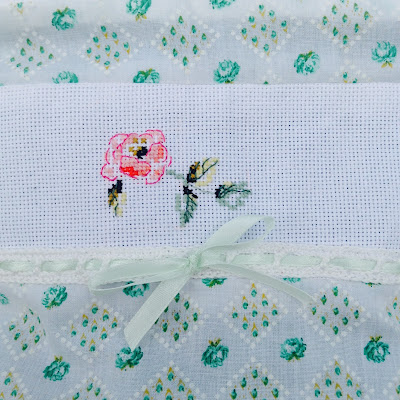 rose au point de croix cross stitch