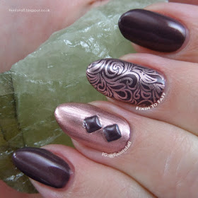 A chic copper nail art over Essie Sable Collar.