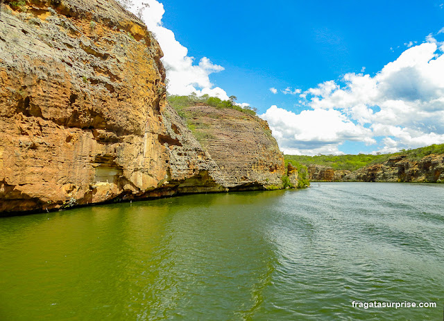 Passeio de barco no Cânion de Xingó