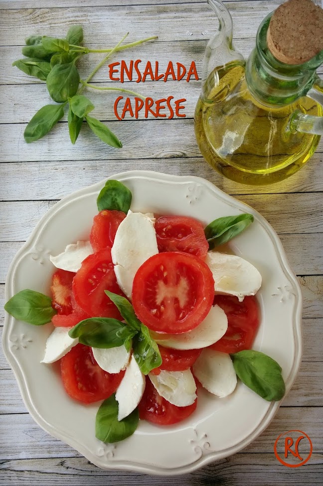 ENSALADA-CAPRESE-BY-RECURSOS-CULINARIOS