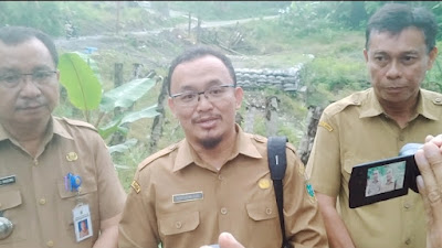 Kepala UPT Binamarga Provinsi Sumut Tinjau Jalan Longsor Km 27 Desa Hunogoa