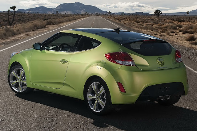 2012 hyundai veloster rear side view 2012 Hyundai Veloster